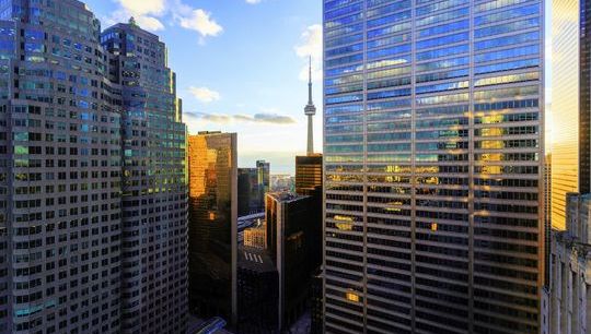 Toronto shutterstock_393180226.jpg 1