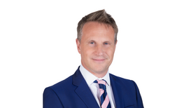 David Cooper preside