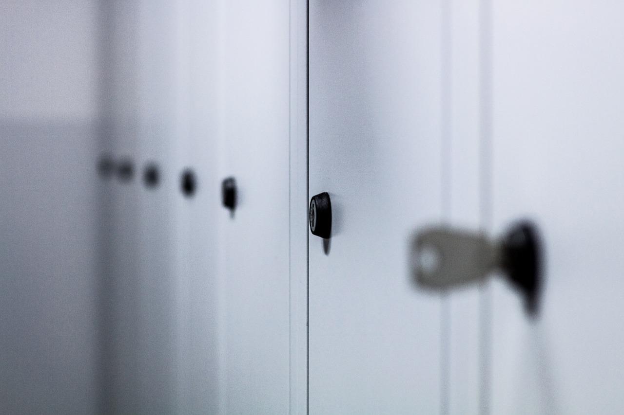 lockers-932113_1280.jpg1